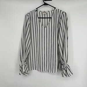 Savanna‎ Jane Women's Stripe Blouse Size Medium Ruffle Sleeve V-neck